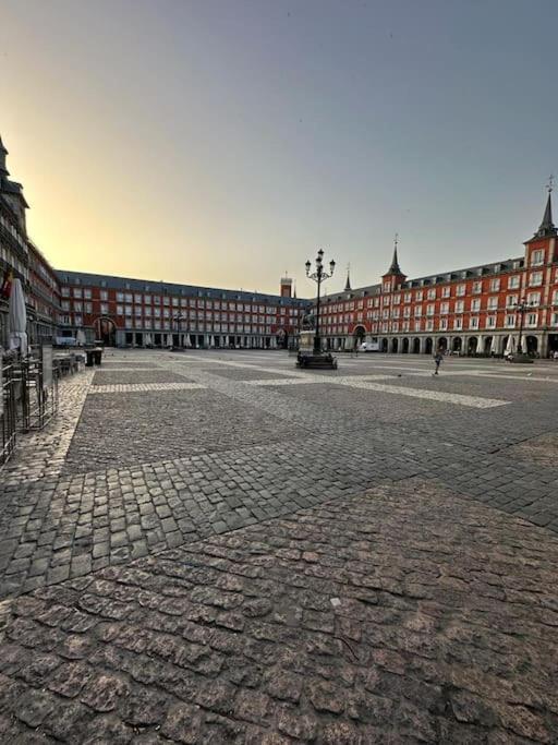 Economico Piso En Madrid Centro Leilighet Eksteriør bilde